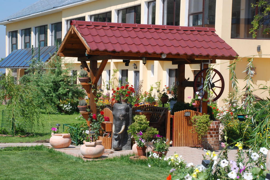 Villa Giulia Islaz Exterior foto