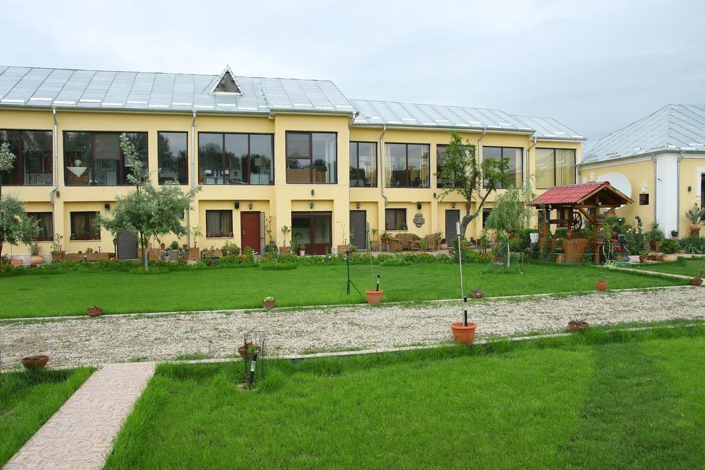 Villa Giulia Islaz Exterior foto